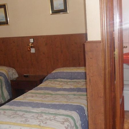 Hostal Suárez Madrid Camera foto