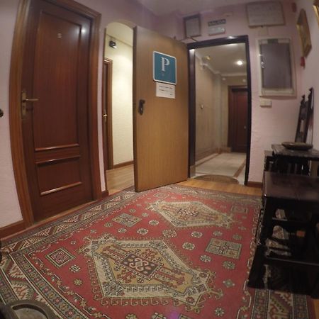 Hostal Suárez Madrid Esterno foto