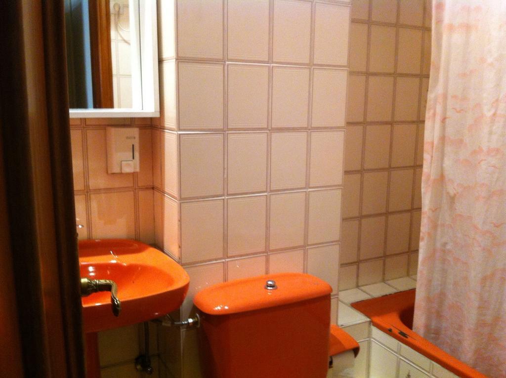 Hostal Suárez Madrid Esterno foto