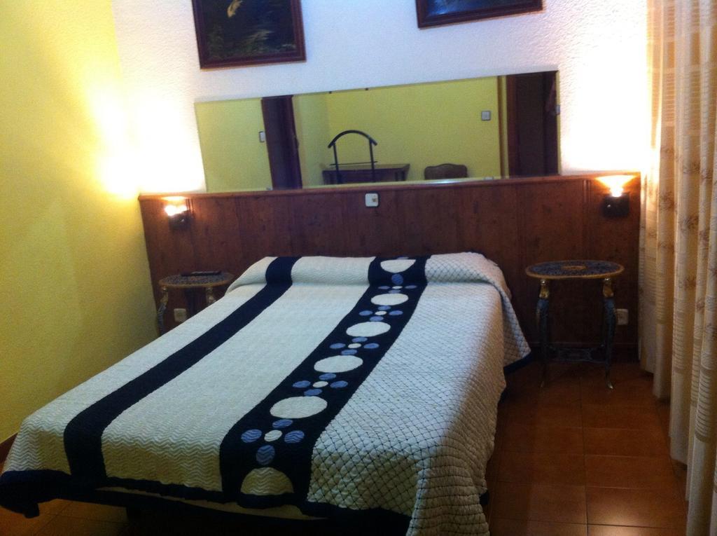 Hostal Suárez Madrid Esterno foto